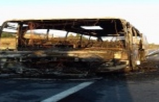 Alanya'da şehirlerarası otobüs cayır cayır...