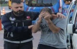 Alanya’da eroini yere atıp kaçmaya çalışan...