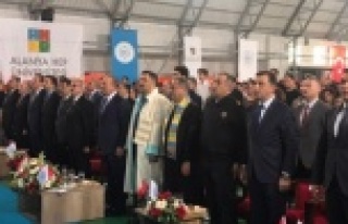 İlk dersi bakan Çavuşoğlu verdi