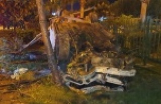 Alanya'da hurda yığınına dönen araçtan...