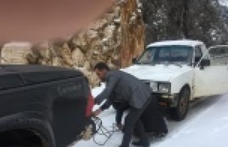 Alanya'da karda mahsur kalan araçlar kurtarıldı