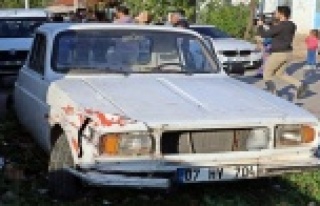 Çaldığı eski model araçla trafiği birbirine...