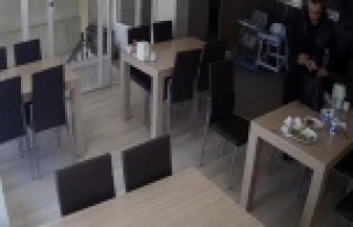 Elini yıkamaya gitti, döndüğünde şoke oldu