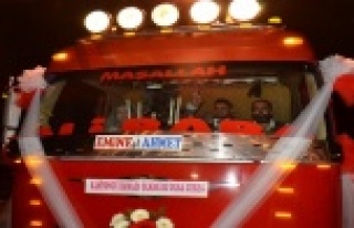 Gelin ve damada kamyon sürprizi