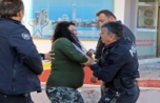 Kirayı ödeyemeyince kıraathanesinden çıkartılan...