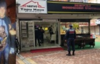 Suçüstü yakalanan kuyumcu hırsızının kıyafeti...