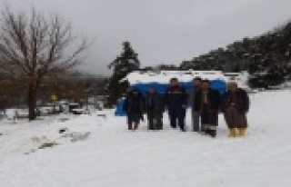 Yaylada 120 hayvan ile mahsur kaldılar