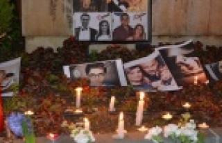 Alanya'da İranlılar Ukraynaĺılar için yas...