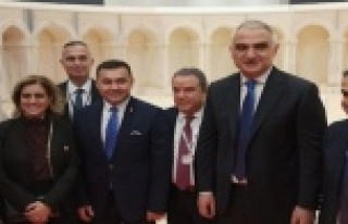 Bakan Ersoy, Alanyalı turizmcilerle buluştu