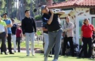 Hürriyet yazarı Selvi'den Alanyalı Bakana:...