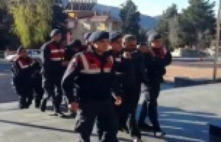 Jandarma'dan akaryakıt hırsızlığı operasyonu:...