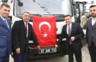 Yücel 40 aracı dualarla hizmete sundu