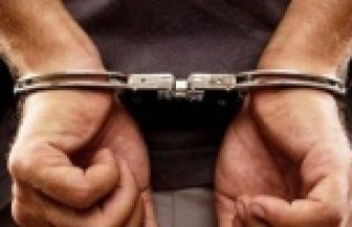 Alanya'da aranan 2 kişi tutuklandı
