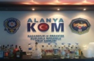 Alanya'da iki otele kaçak içki baskını