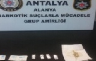 Alanya'da uyuşturucu operasyonu: 4 gözaltı...