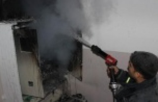 Alanya’da elektrik panosu yangını paniğe yol...