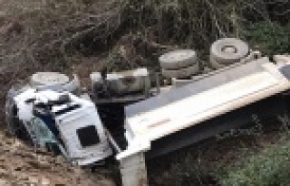 Alanya’da kamyonet dereye uçtu: 1 ağır yaralı!