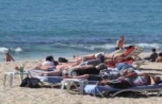 Alanya’da kış ortasında yaz yaşanıyor