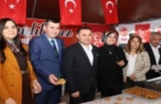 Alanya’da MHP’den vatandaşlara lokma ikramı