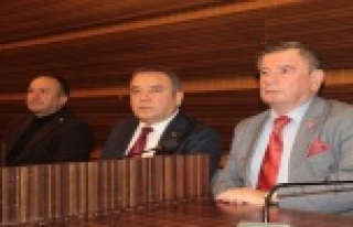 Başkan Böcek Alanya’da turizmcilerle buluştu