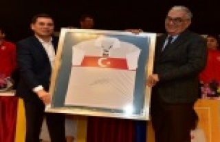 Başkan Tütüncü: “Spor yatırımlarında kendimizle...