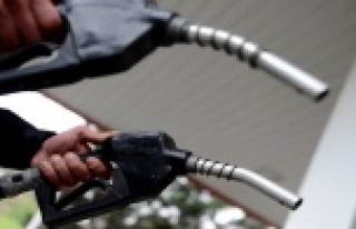 Benzine 8 kuruşluk zam iptal edildi