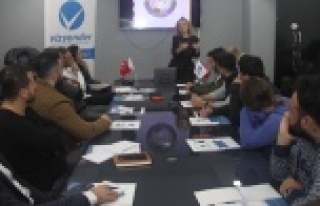 Cleopatra Ink'te hizmet içi eğitim semineri