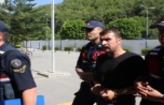 Eşini 25 yerinden bıçaklayıp 'Kendimi savundum'...