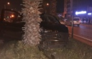 Menderes Türel trafik kazası geçirdi