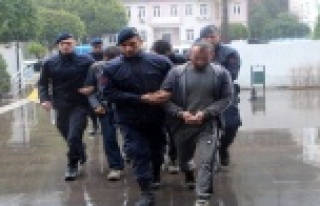 Otelden 350 kilogram kablo çalan hırsızlar kaçamadı