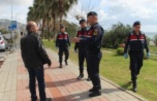 Alanya'da jandarmadan 5 dilde korona uyarısı