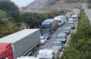 Alanya'da korona virüs uygulamasında araç...