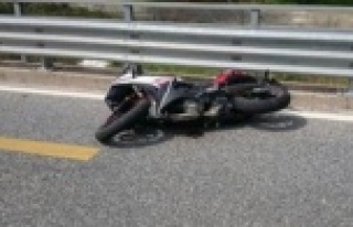 Alanya'da yola savrulan motosiklet sürücüsü...