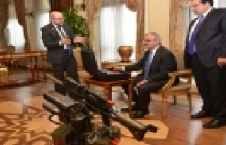 Alperen Gözcü, düşmanı uzaktan kumandayla vuracak