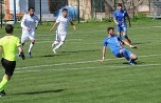Kestelspor, Manavgat'ı uzatmalarda geçip liderliğini...