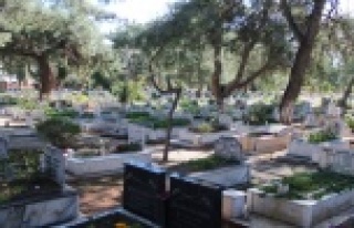 Mezarlıklarda korona virüs sessizliği
