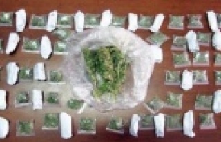 Üzerinde 10 paket esrar bulundu, “Ben kullanıyorum”...