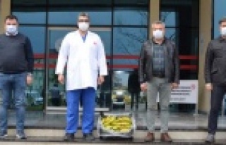 Alanya Ak Parti'den muz jesti