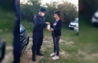 Alanya'da jandarmadan bebekli kadına süt servisi