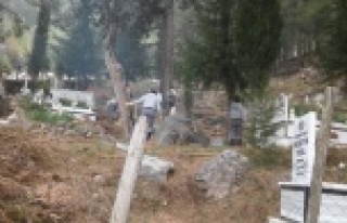 Alanya'da mezarlıklarda koronavirüs önlemi