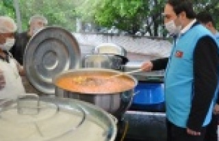 Alanya Müftüsü İlhan iftar hazırlıklarına katıldı