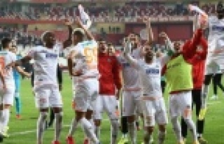 Alanyaspor'da 10 futbolcunun sözleşmesi bitiyor