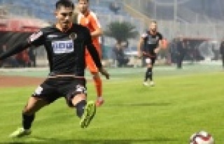 Alanyasporlu oyuncu sokağa çıkma yasağına takıldı