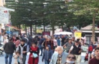 Antalya sokaklarında sıcak hava yoğunluğuna polis...