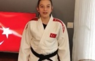 Bakan Çavuşoğlu'ndan Alanyalı Şeyda'ya...