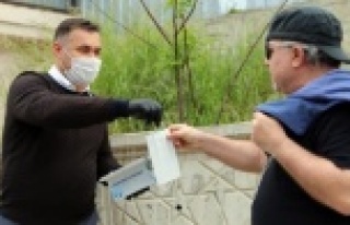 Başkan Yücel vatandaşların kandilini kutlayıp...