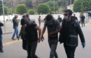 Dövüp hastanelik ettiler, görüntüleri sosyal...