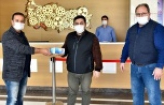 Fabrikalara 50 bin maske dağıtıldı