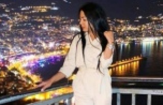 Fotoğraf çektirirken düşüp ölen kadın polis...