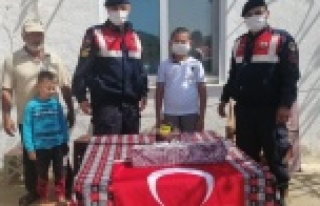 Jandarma doğum günü çocuklarına sürpriz yaptı